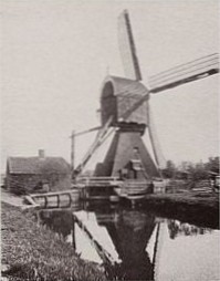 De vroegere wipwatermolen.